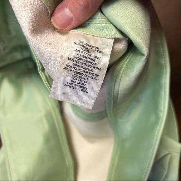 Alice + Olivia Faux Leather Green High-Waisted Shorts Size 10 - Picture 13 of 14